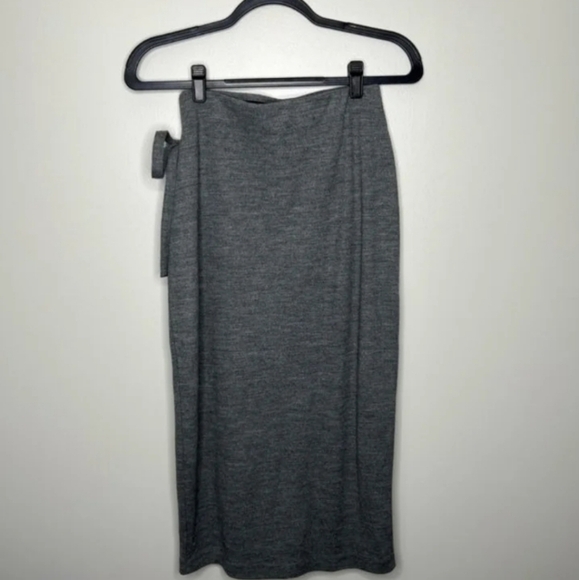 Aritzia Babaton Women's Wool Blend Grey Wrap Skirt Size Small - Picture 4 of 8